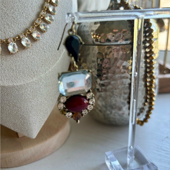 🌟BUY 1 GET 1 FREE🌟 Glamorous drop earrings *Stone Missing* - Picture 3 of 6